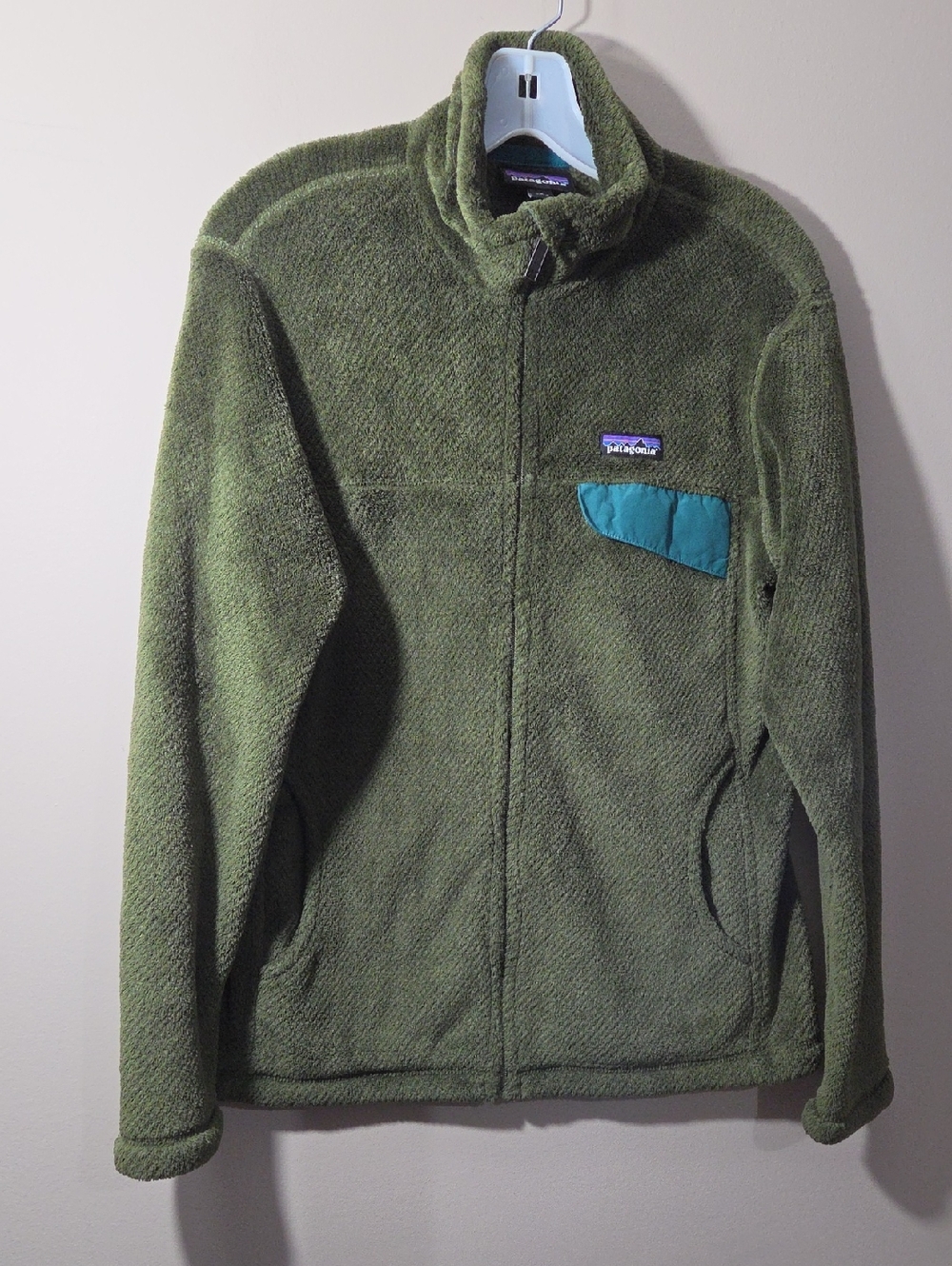 Patagonia Olive Green Full-Zip Fleece with Teal Pocket